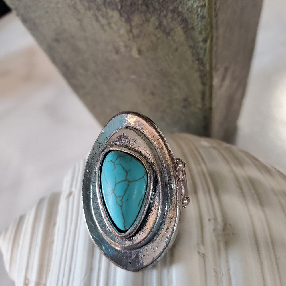Oval Silver Tone Stretch Band Ring with Large Turquoise Stone 💥3 for $24💥 - Picture 13 of 16